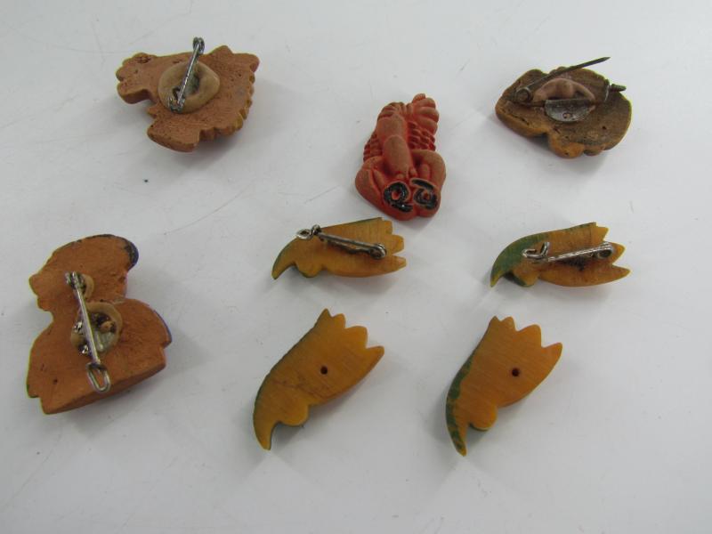 8 x  WHW Winterhilfswerk Donation Badge