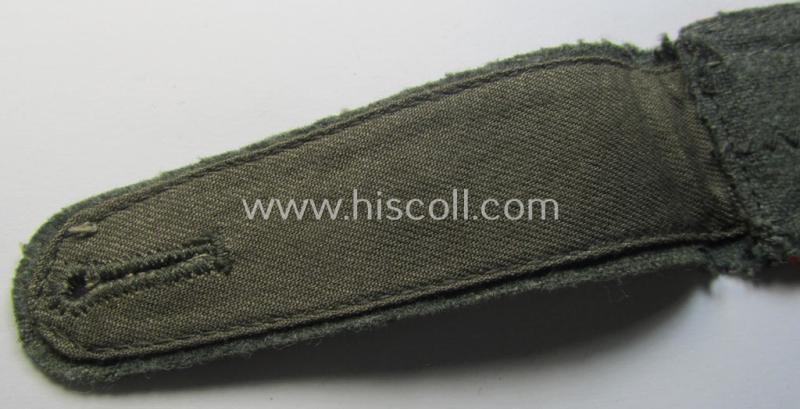 Single, mid- (ie. early-) war-period WH (Heeres) so-called: 'M40 o. M43'-pattern NCO-type shoulderstrap as was intended for - and worn by! - an: 'Unterwachtmeister eines (Sturm)Artillerie-Regiments'
