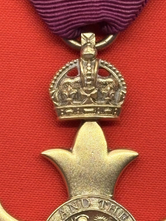STUNNING AUTHENTIC ORIGINAL BRITISH WWI 1917 CASED OBE STERLING SILVER MEDAL.