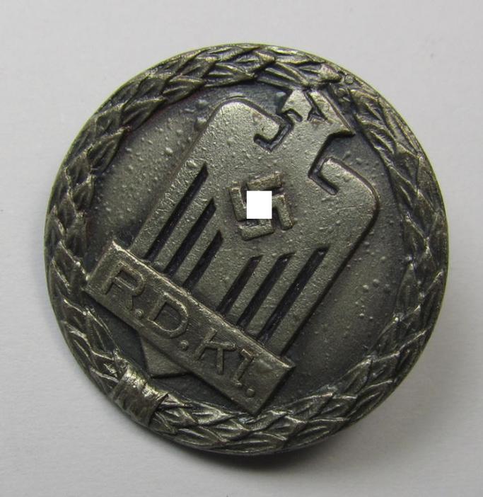 Attractive - and rarely seen! - membership lapel-pin (or: 'Mitgliedsabzeichen') aka: 'Silberne Ehrennadel für 15 Jahre Mitgliedschaft im Reichsverband Deutscher Kleinzüchter (RDKL)'