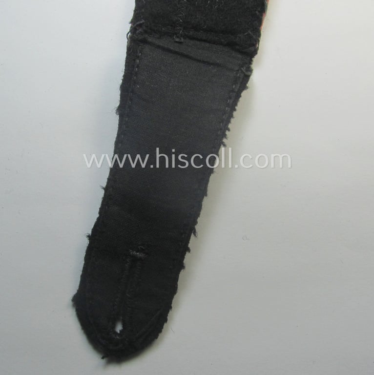 Single, WH (Heeres) early- (ie. pre-) war period, EM-type shoulderstrap (as was specifically intended to be used on the black-coloured, 'wrap-around'-styled 'Panzer'-tunics: 'Soldat der Panzer-Trpn.'