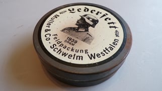 Lederfett (leather grease)