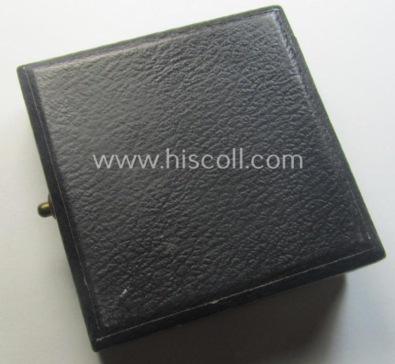 'Verwundeten-Abzeichen in Gold' being a maker- (ie. '30'-) marked- and typical 'Buntmetall'-based example that comes stored in period etui as issued