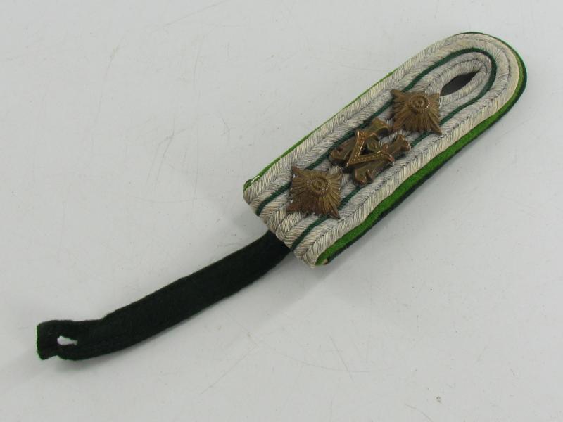 Heeres Verwaltung Shoulder Board