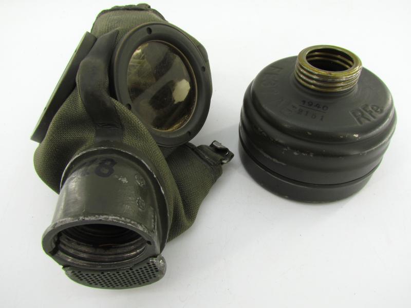 WH/SS Gasmask Cannister With Contents 1943