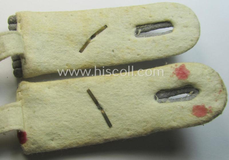 Pair of WH (Heeres) officers'-type shoulderboards: 'Oberleutnant eines Infanterie-Rgts.'