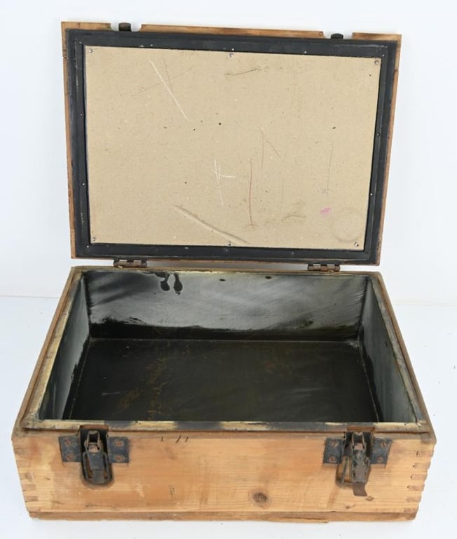 German WH 'Luftdichten Patronenkasten' Ammunition box