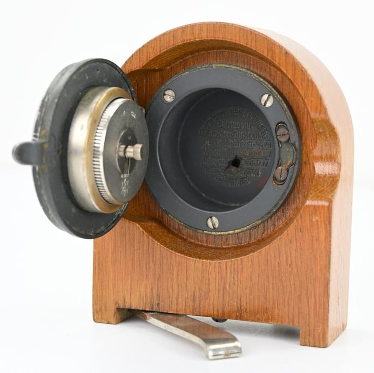 German LW Stations uhr/ Funkraum uhr FL25591