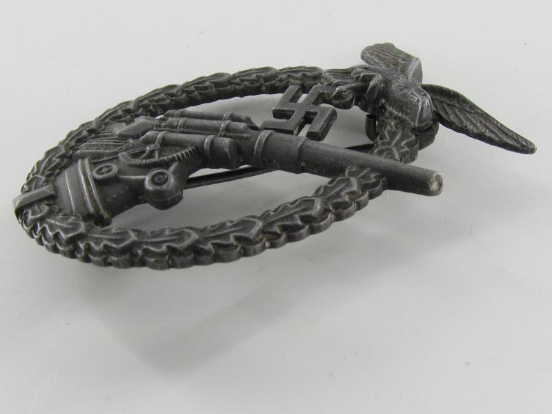 Luftwaffe Flak Abzeichen ( Flak Artillery War Badge )