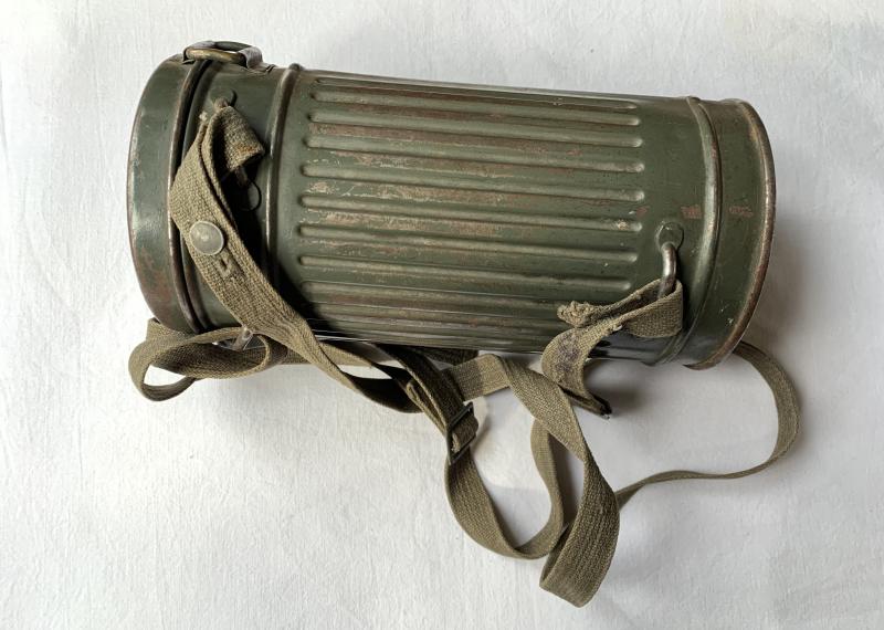 WH (Heer) M30 Gasmask and Canister