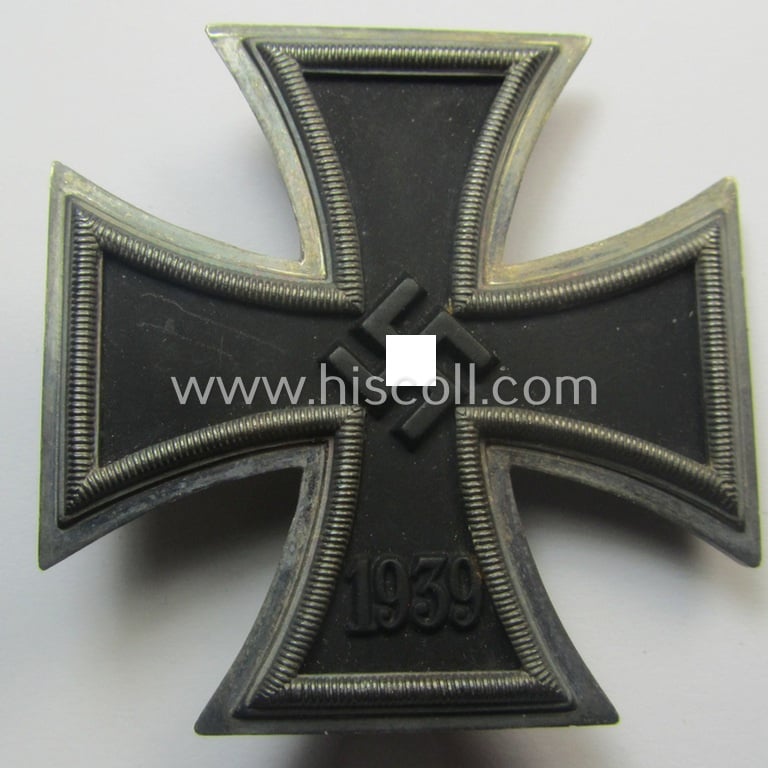 'Eisernes Kreuz 1. Klasse' (or: Iron Cross 1st class) being an early-period- and/or clearly maker- (ie. 'L/50'-) marked example by the maker: 'Gebr. Godet'