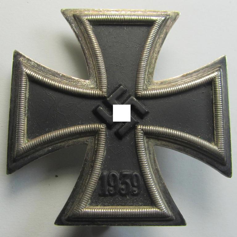 Superb, 'Eisernes Kreuz 1. Klasse' (ie. Iron Cross 1st class) being an (I deem) mid-war-period produced: 'L/52'- (ie. by 'C.F. Zimmermann'-marked-) example and that comes complete in its specific etui as issued and/or recently found