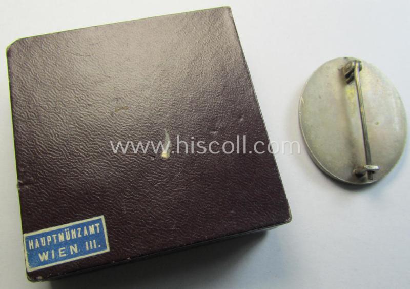 Attractive, 'Verwundeten-Abzeichen in Silber' being a non-maker-marked- and typical 'Buntmetall'-based example that comes stored in its maker- (ie. 'Hauptmünzamt Wien'-) marked- & period-etui as recently found