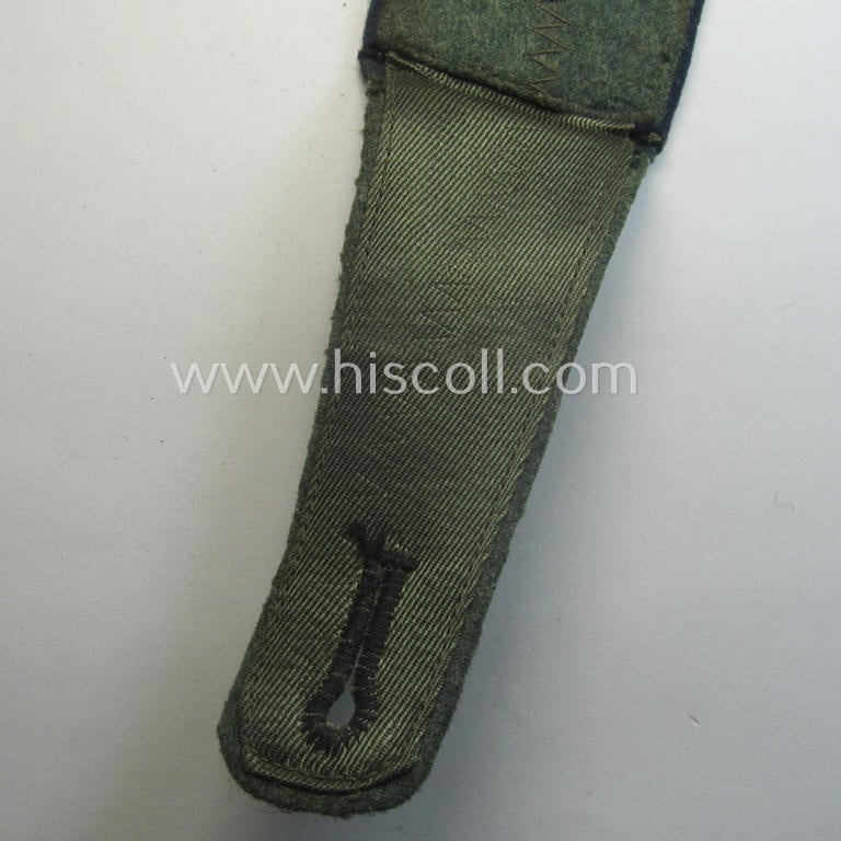 Regrettably single, early- (ie. pre-) war-period WH (Heeres), 'M40-) pattern (rounded-styled and neatly 'cyphered') EM-type shoulderstrap as was intended for a: 'Soldat des Sanitäts-Abtlgs. 22'
