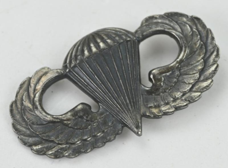 US WW2 Damaged Paratrooper Jumpwing