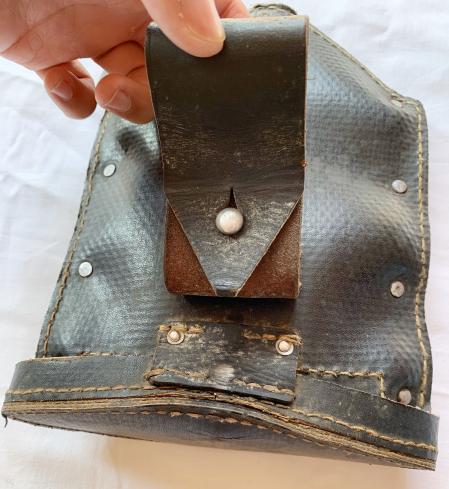 German Folding Shovel with Carrying Case, 1st model