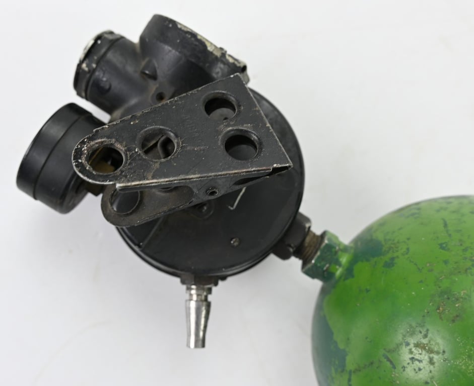 USAAF Oxygen bottle A-4 Green Apple