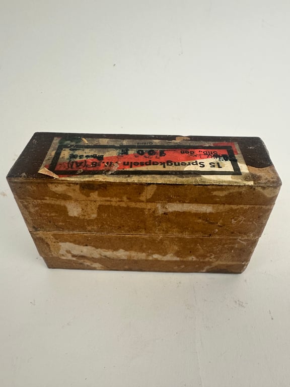 BOX 15 SPRENGKAPSELN FOR M24 STICK GRENADE.