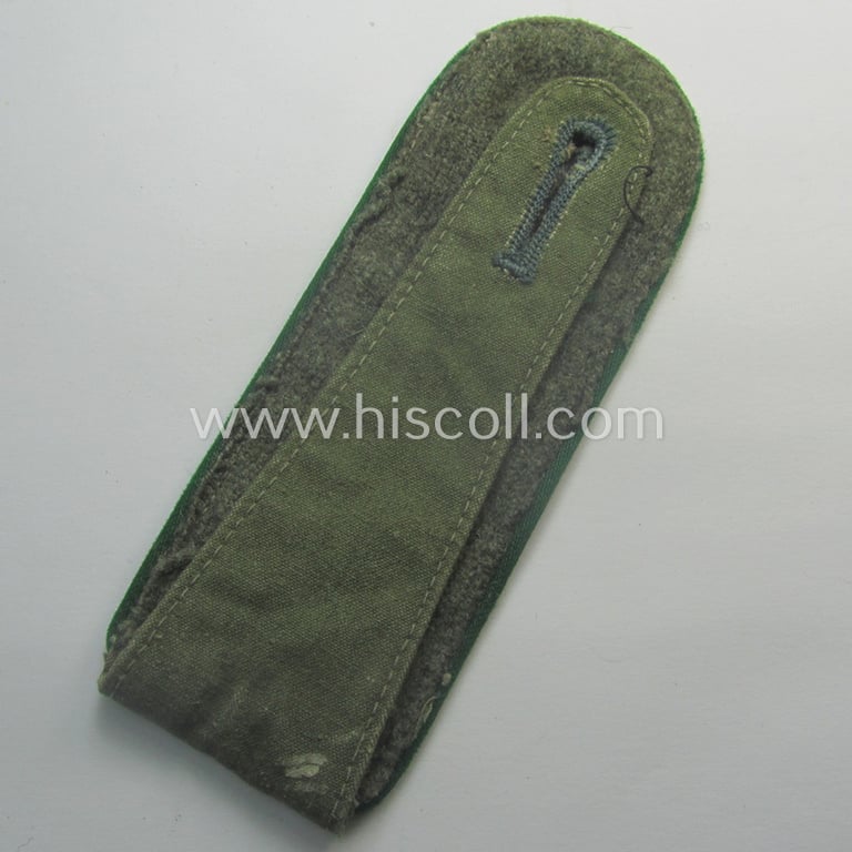 Single, WH (Heeres) EM-type (ie. 'M40- o. M43'-pattern-) so-called: 'summer-type'-shoulderstrap (being of the model as was specifically intended for usage on the 'Windjacke') as was intended for a: 'Soldat eines  Gebirgsjäger-Rgts.'