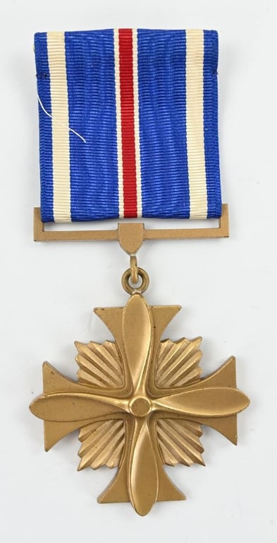 US WW2 Distinguished Flying Cross in Case