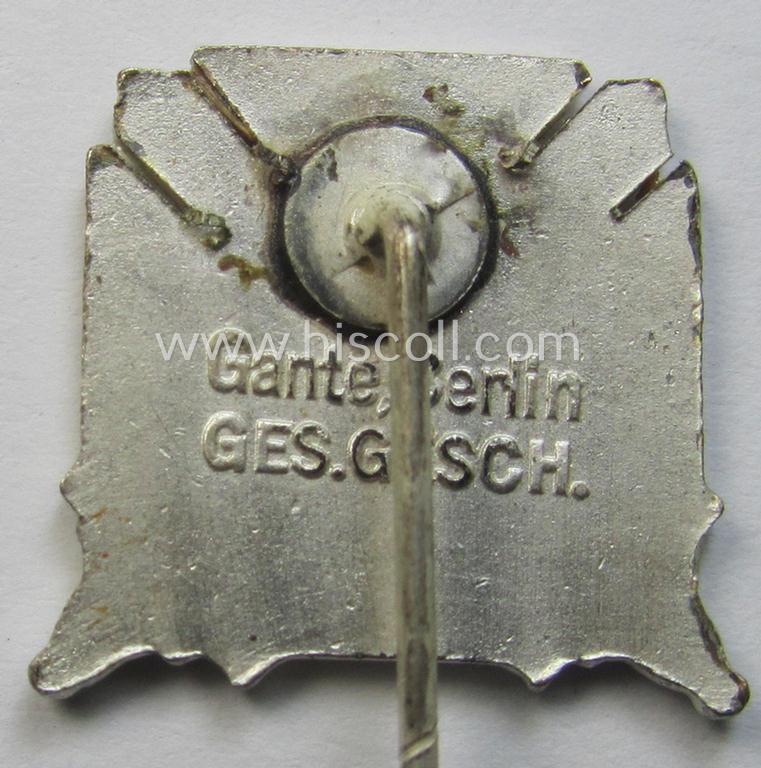 'Mitgliedsabzeichen des Reichstreubund ehemaliger Berufssoldaten (o. RTB)' being a maker- (ie. 'Gante - Berlin'-) marked example