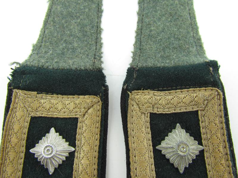 Wehrmacht (Heer) M36 Pioneer shoulder boards for ‘Oberfeldwebel’