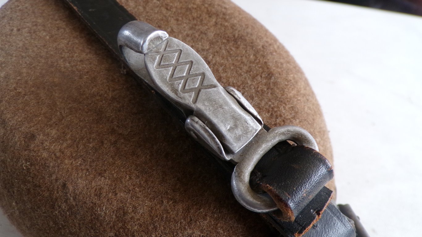 Near mint RZM Feldflasche 1937