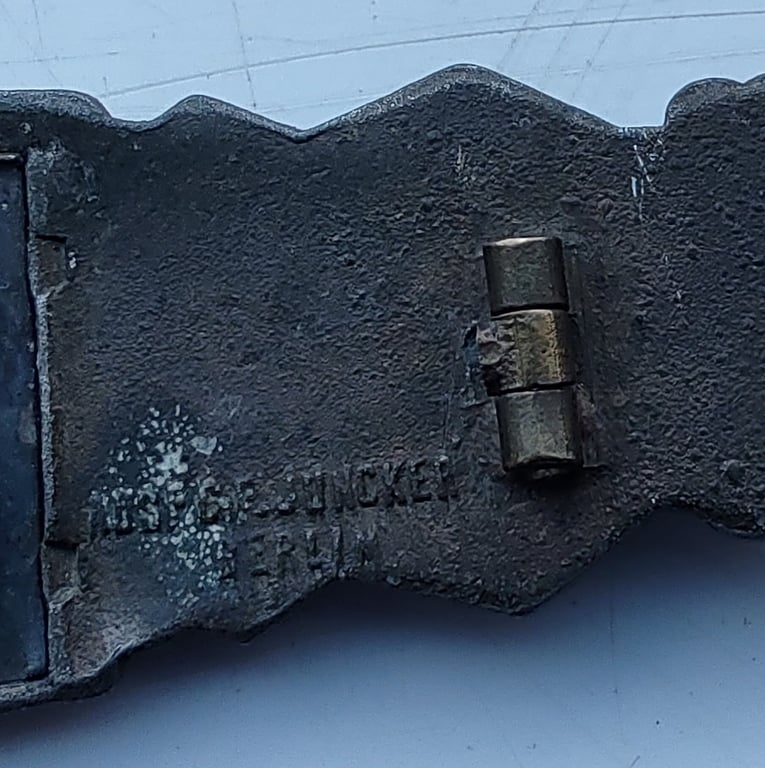 A  Nahkampfspange (Close Combat Clasp) in Bronze Grade, manufactured by C.E Juncker of Berlin