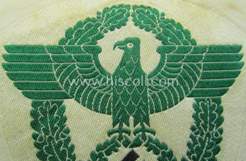 Attractive - and fairly scarcely encountered! - (smaller-sized) police (ie. 'Polizei') 'off-white'-coloured- and/or linnen-based sports'-shirt-eagle as executed in the 'BeVo'-weave pattern