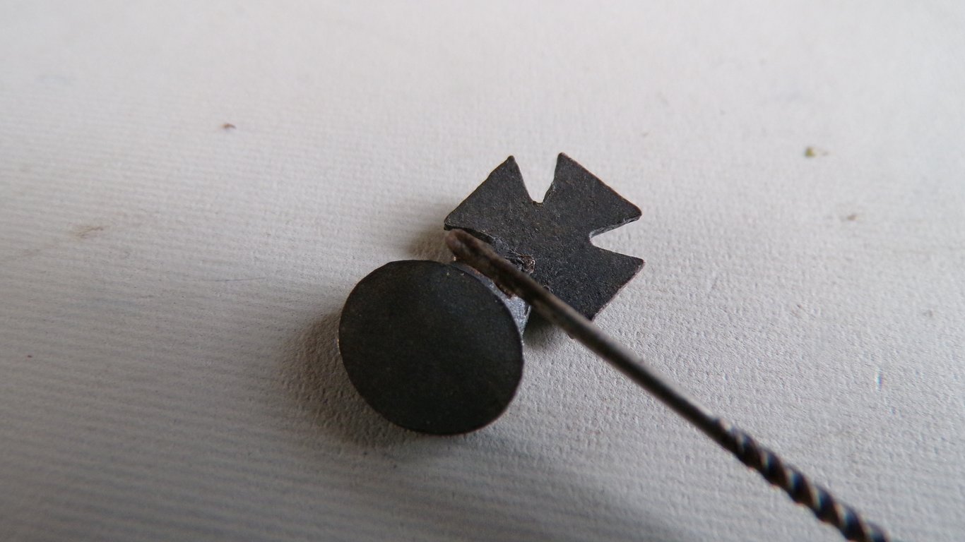 1939 Dual Award Miniature Lapel Pin