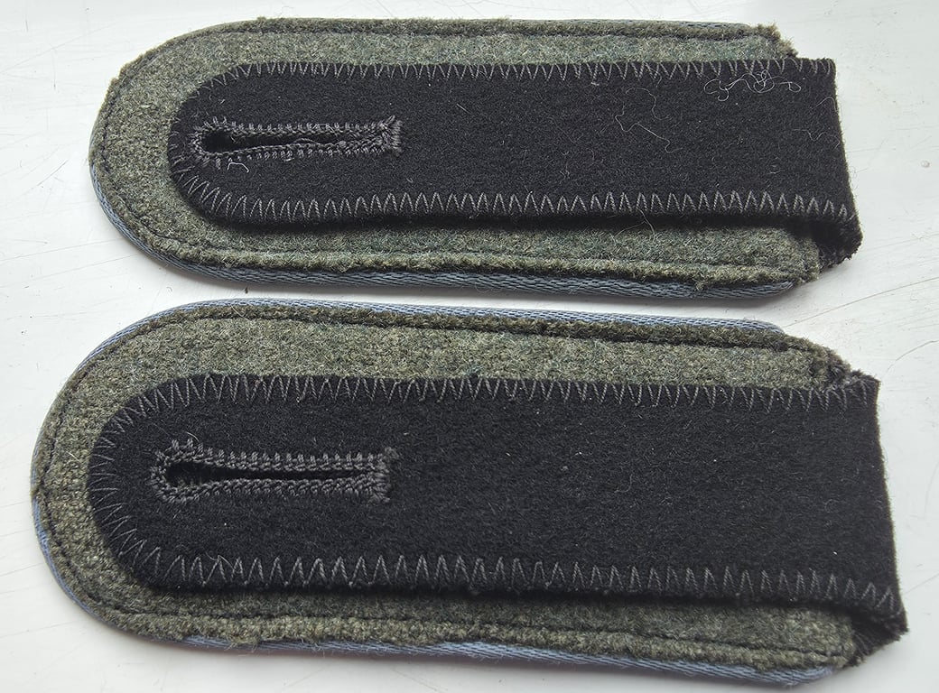Matching pair of Waffen-SS Transport shoulder straps