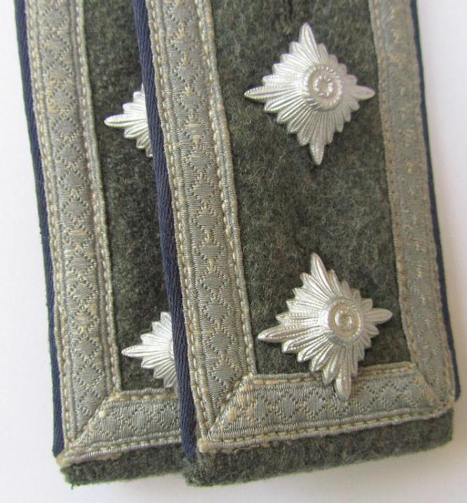Attractive - and/or fully matching! - pair of (IMO mid- ie. later-war-period-) WH (Heeres) so-called: 'M43'-pattern-, NCO-type shoulderstraps, as was intended for - and worn by! - an: 'Oberfeldwebel eines Sanitäts-Abteilungs'