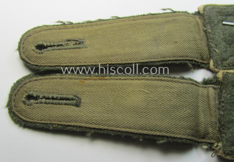Pair of WH (Heeres) NCO-type shoulderstraps: 'Feldwebel eines Infanterie-Regiments'
