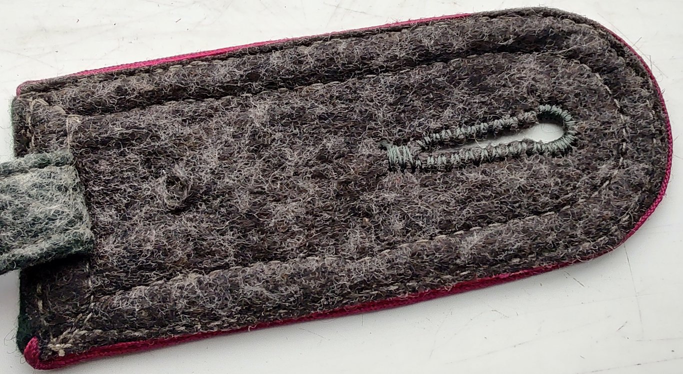 WW2 German NCO veterinary shoulder strap