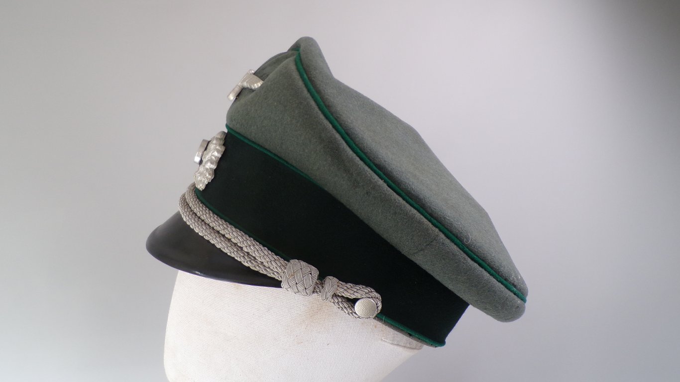 Jäger Schirmmütze by Erel