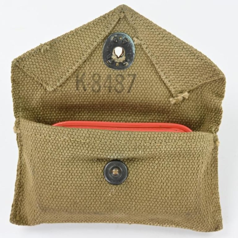 US WW2 M-1924 First Aid Pouch with First Aid Kit