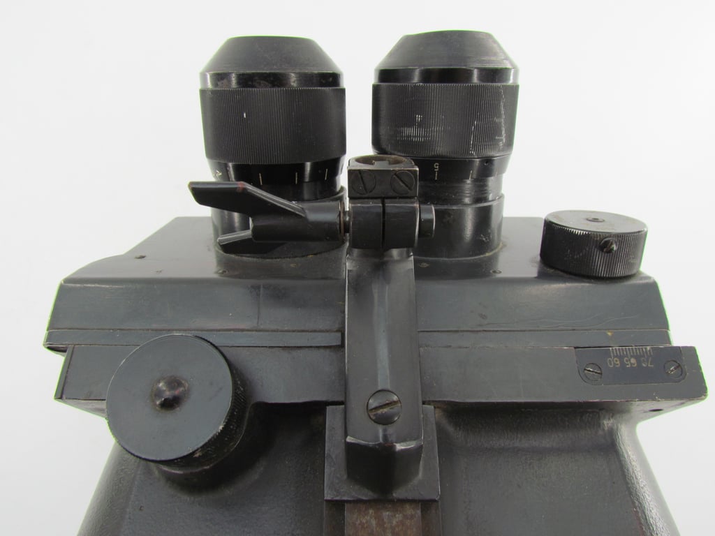 German Anti-Aircraft Flak binoculars D.F. 10x80  (Doppellfernrohr)