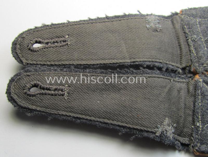 Pair of WH (Luftwaffe) NCO-type shoulderstraps: 'Feldwebel der Nachrichten-Truppen u. Mitglied einer Nachrichtenschule'