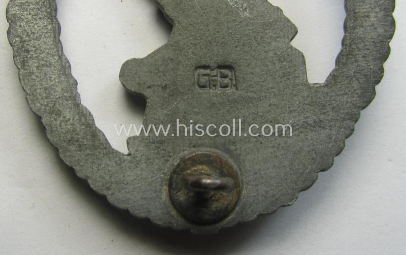 Later-war period- and/or typical 'Feinzink'-based- example of a maker- (ie. 'GB'-) marked, WH (Luftwaffe) 'Flakkampfabzeichen' (or: airforce anti-aircraft badge) being a detailed example as was produced by the: 'Gustav Brehmer'-company