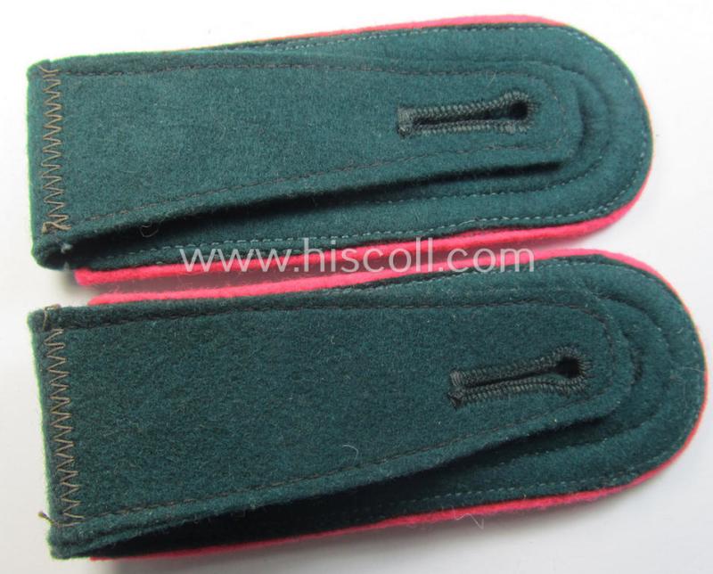 Attractive - fully matching and scarcely found! - pair of WH (Heeres), pre- (ie. early-) war period- (ie. 'M36 o. M40'-pattern) 'tailor-made' NCO-type shoulderstraps as was specifically intended for an: 'Oberfeldwebel eines Panzerjäger-Abts.'