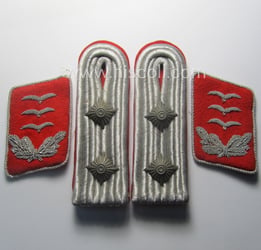 Truly used- and/or worn, 4-pieced WH (LW) insignia-set...