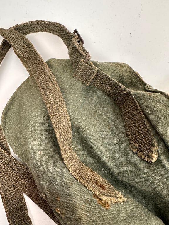 German WH Gas Warning Flag Set with  Carrying Pouch