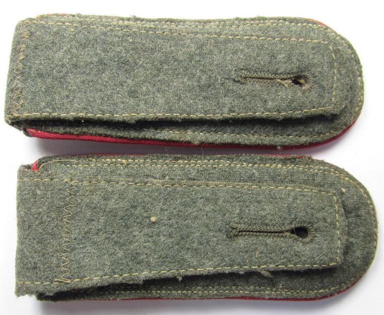 Fully matching, WH (Heeres), IMO mid-war-period- (ie. 'M43'-pattern-) 'cyphered' NCO-type shoulderstraps as piped in the darker-pink (or: 'karmesinroter'-) coloured branchcolour as was intended for a: 'Feldwebel der Veterinär-Truppen'