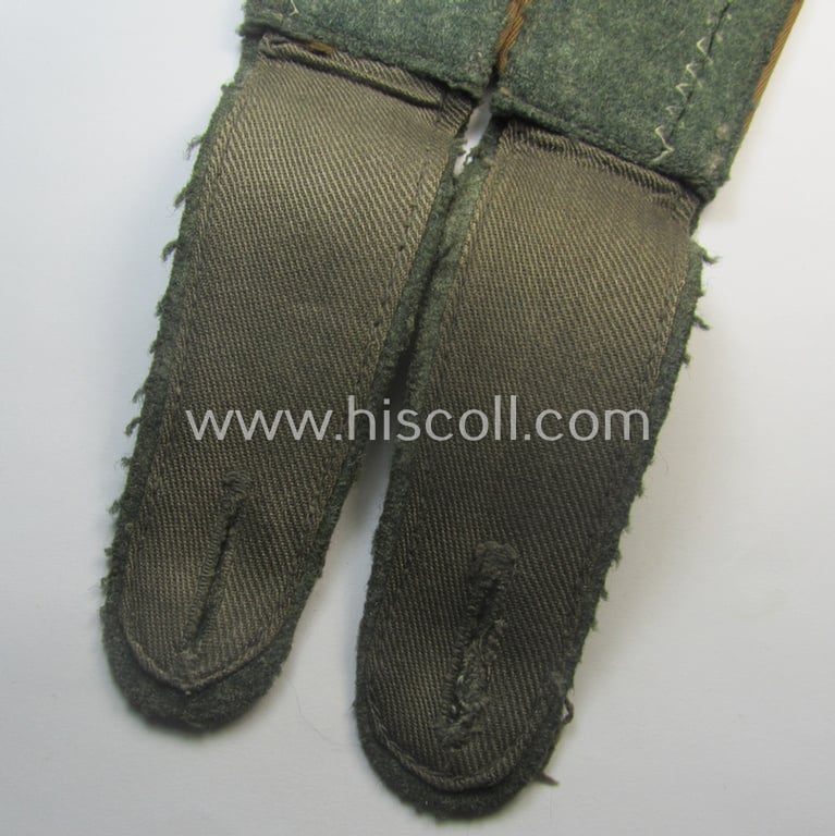 Pair of WH (Heeres) EM-type shoulderstraps: 'Soldat der Kradschützenbtle. der Pz.Div. u. Inf.Div. (mot)'