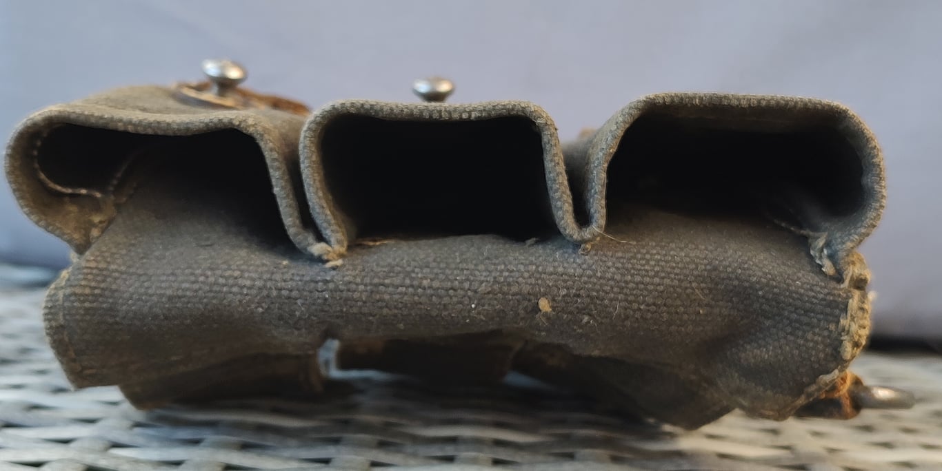 Original mid war MP40 canvas pouch (left hand side)