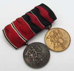 Two piece medal war with annexation medals