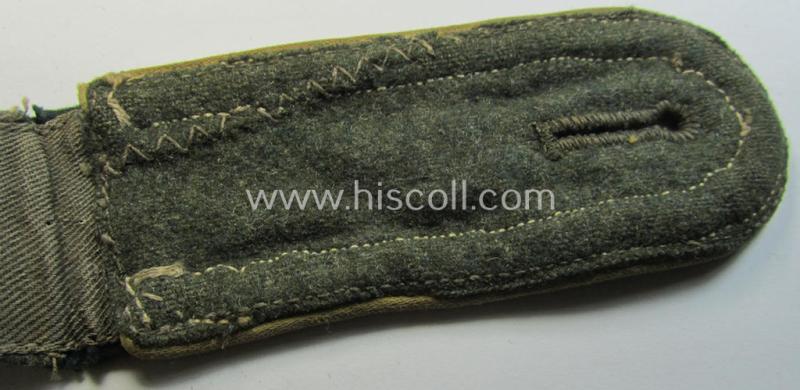 Single, early-war-period so-called: 'M36 o. M40'-pattern WH (Heeres) NCO-type shoulderstrap as piped in the bright-yellow-coloured branchcolour as was intended for usage by an: 'Unteroffizier der Nachrichten-Truppen'