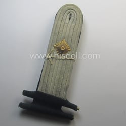 Fully matching WH (Kriegsmarine ie. 'Küstenartillerie') officers'-type shoulderboard-pair...