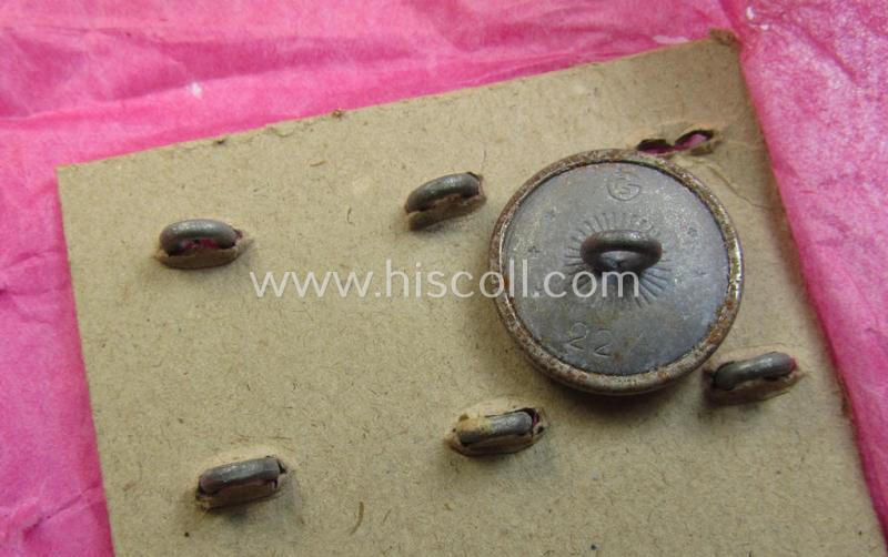 Interesting set comprising of 10 bright-silver-coloured uniform-buttons (ie. 'Uniformknöpfe') as were specifically intended for usage by the various staff-members belonging to the: 'Diplomatisches Korps o. Staatsbeamte'