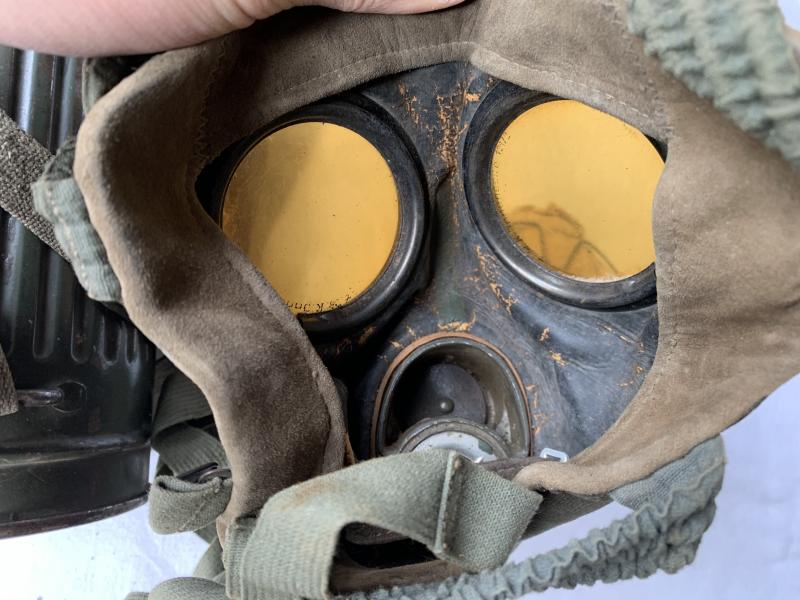 WH (Heer) M30 Gasmask and Canister